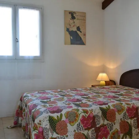 Appt T3 Avec Terrasse, Clim, Parking A Cap D'agde, Proche Et Commerces - Fr-1-249-38